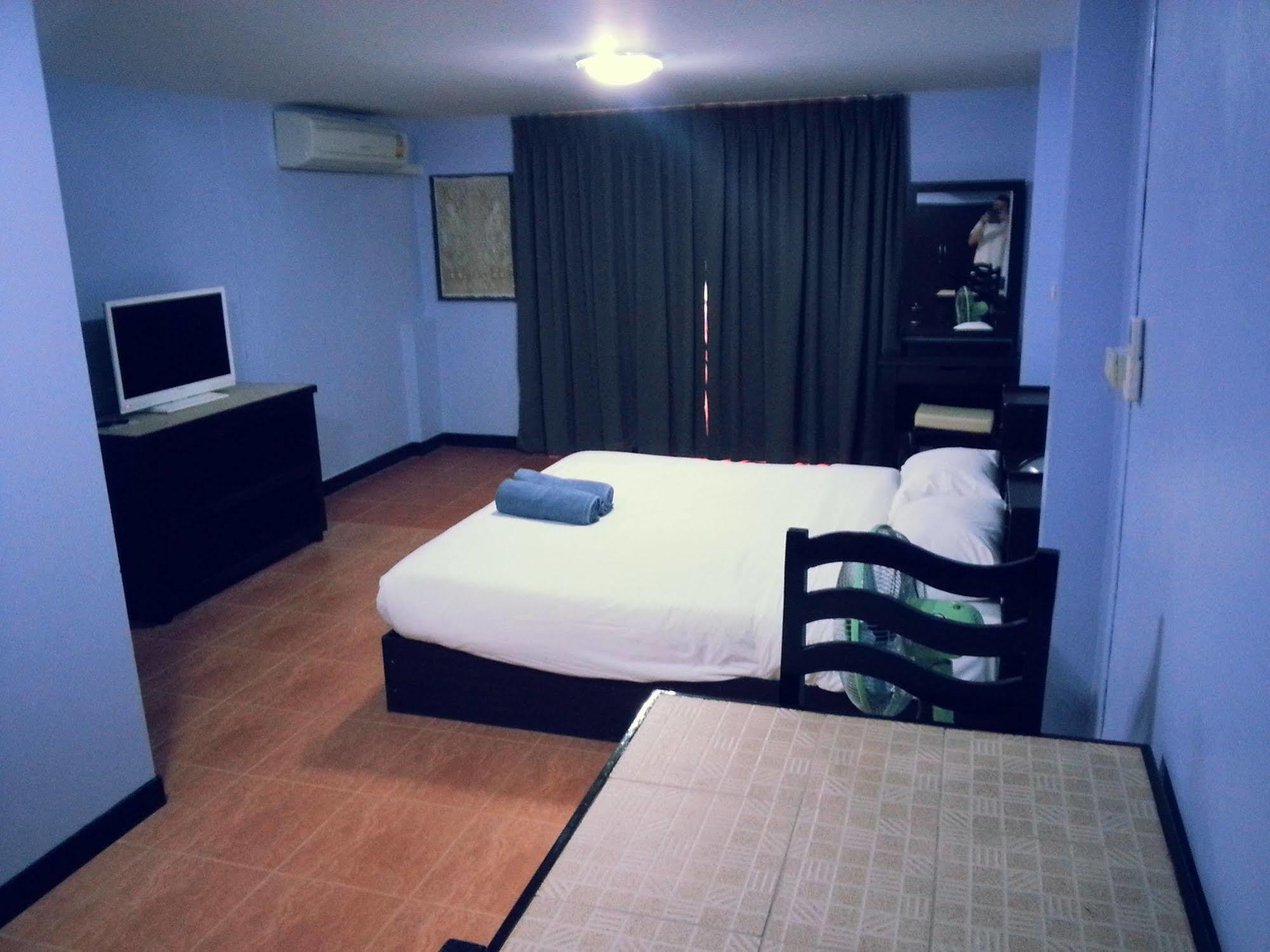 Oyo 963 Sunshine Guesthouse Pattaya Εξωτερικό φωτογραφία